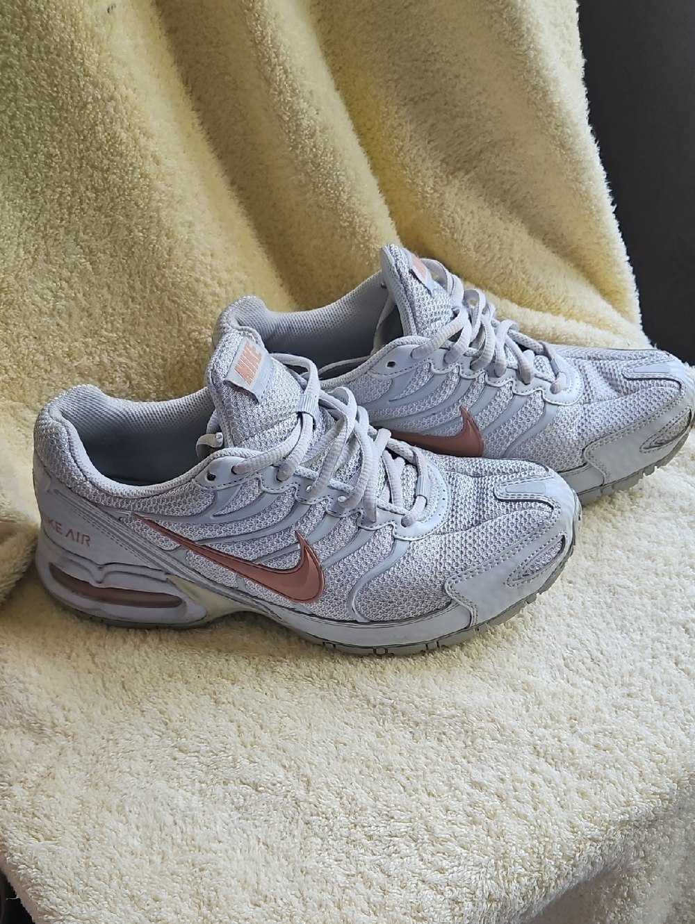 Pre-owned 2018 nike air max torch 4
